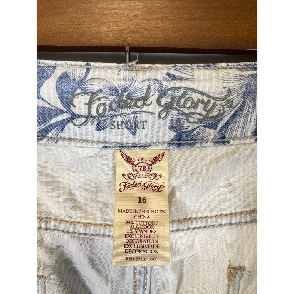 Tropical Coastal Faded Glory Womens 16 Blue White Floral Pinstripe Shorts - Picture 3 of 8